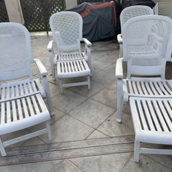4 Reclining Chase Reclining Chairs