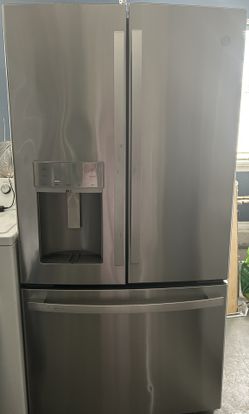 GE Stainless French Door Fridge 