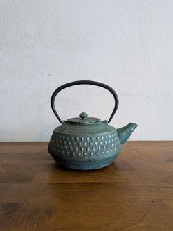 Japanese tetsubin teapot