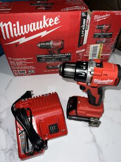 Milwaukee Compact Drill 