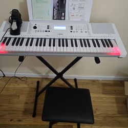 Piano- Keyboard Yamaha EZ- 300- 61- Keys 
