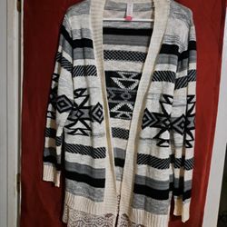 Ladies Sweater  2XL. $8
