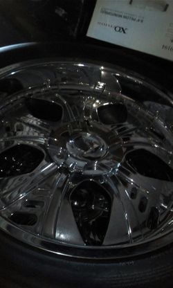 Yantas y fines 20. Con llantas Como nuevas 5 hoyos Universal's $250 los 4