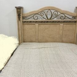 Queen Bedroom Set  4 Pieces With Mattress  and Box