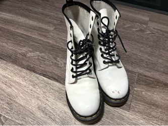 Dr. Marten boots size 9/41