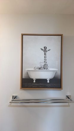 Famed Giraffe in Bathtub Canvas Wall Art – Adorable & Trendy