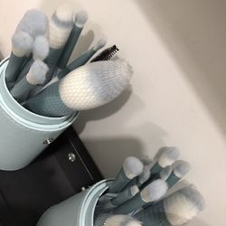 make up brushes 