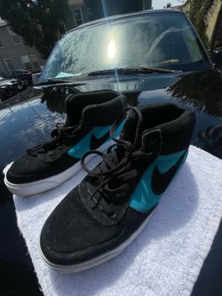 Nike mid tops