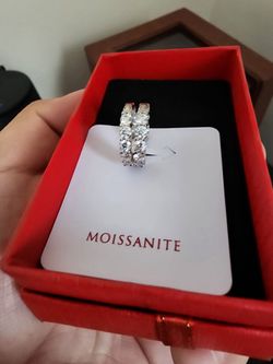Moisanite huggies