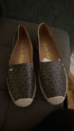 Calvin Klein gold and brown size 10