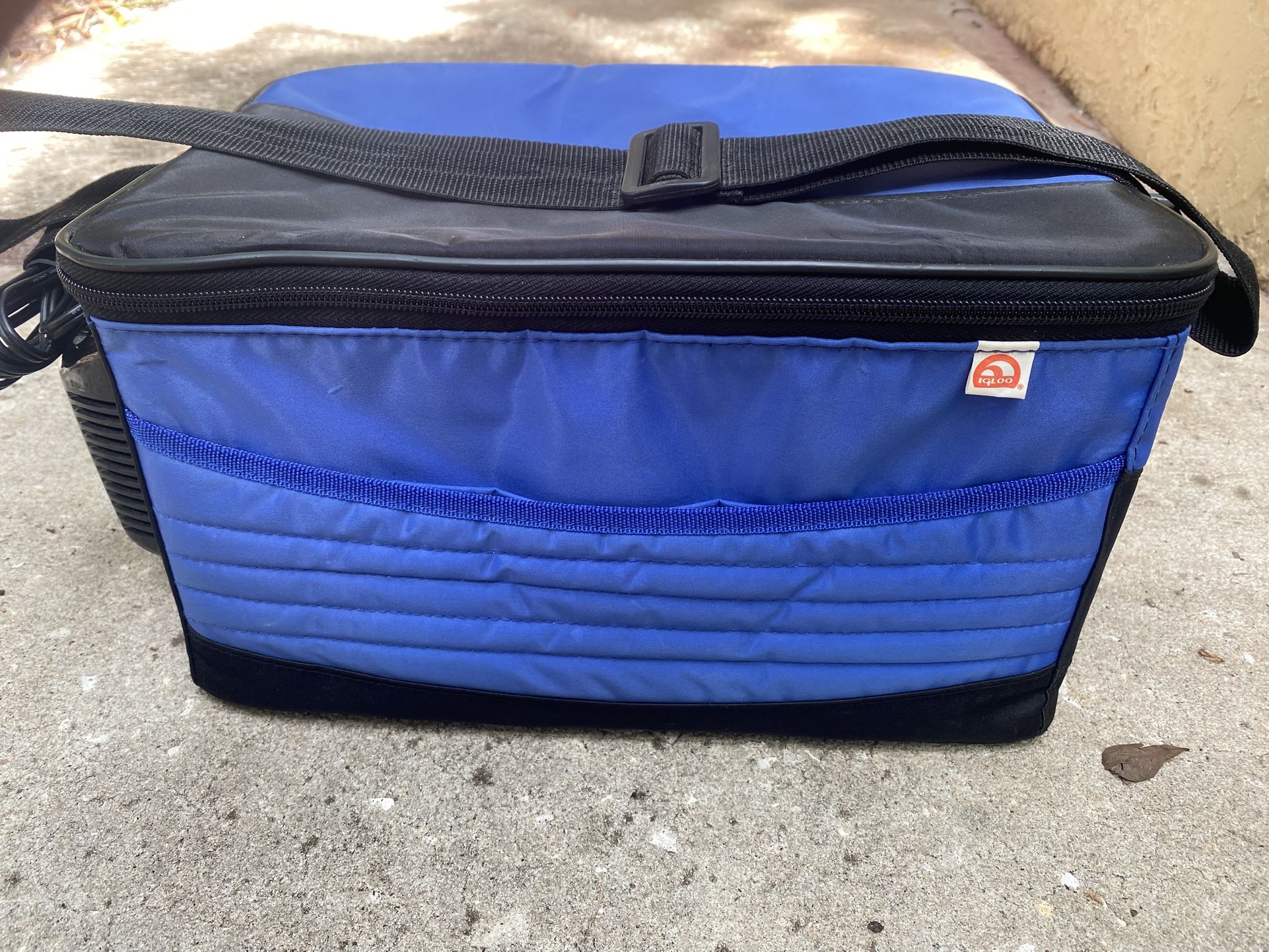 Igloo Soft Sided 12 Can Cooler Lunch Bag 12V