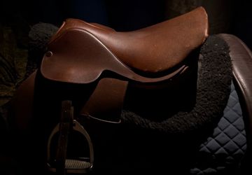 16.5” Crosby English Hunter/Jumping  saddle