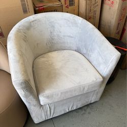 Light gray velvet swivel accent chair
