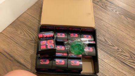 VIRAL DIAMOND SHAPED GLITTER NEEDOH!