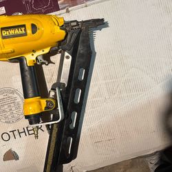 Dewalt Framing Nailer + 30 ft air compressor hose