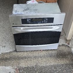 GE Electric Oven . 