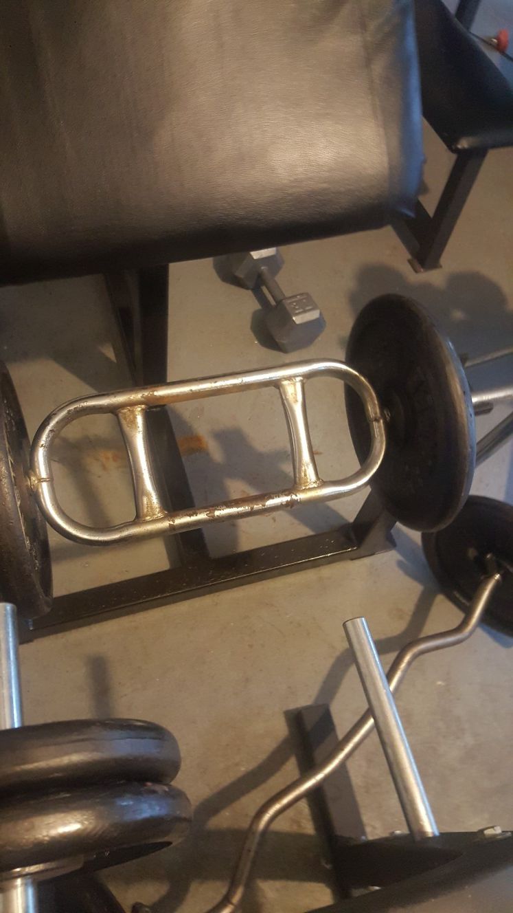Tricep bar, Easy curl bar, Barbell, Weight plate rack, 1 " plates