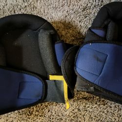 Knee pads