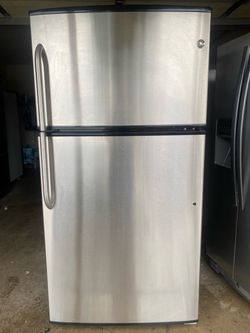 Refrigerator 33”