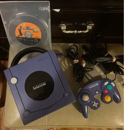 Nintendo GameCube Indigo Console Bundle w/ OEM Controller + NBA Courtside 2002
