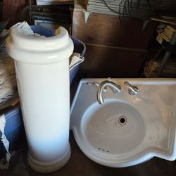 Pedestal Sink Basin Vintage-style