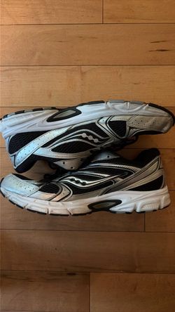 BLACK AND WHITE SAUCONY RUNNING SHOES SIZE 10.5 MENS