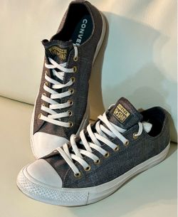 Converse size 11 gently used