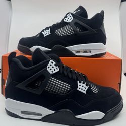 Jordan 4’s White Thunder 