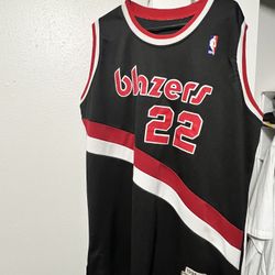 2XL Blazers Clyde Drexler Jersey