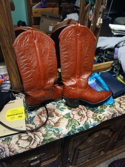 Cowgirl Western boots 