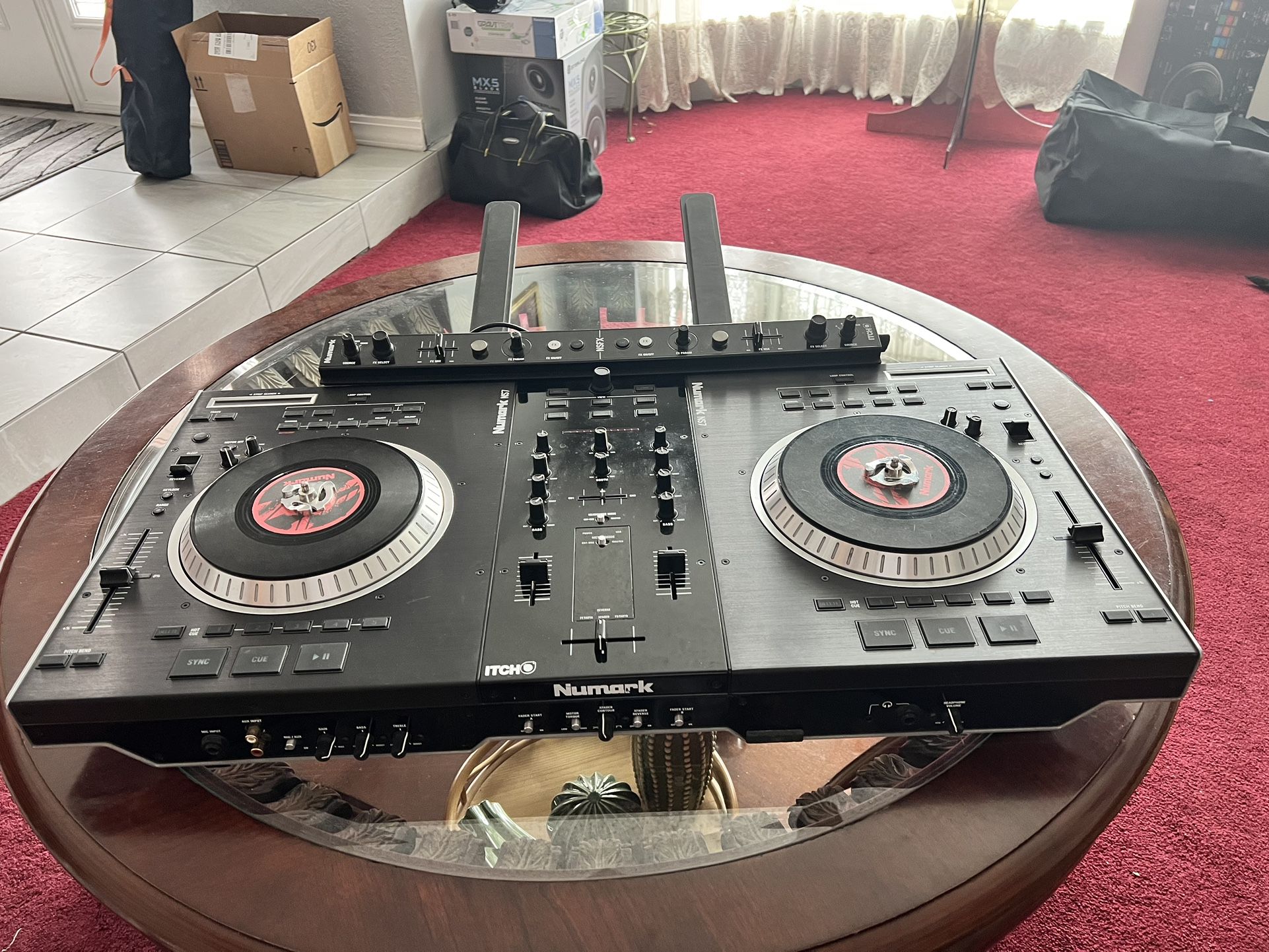 Numark NS7 w/NFSX Control