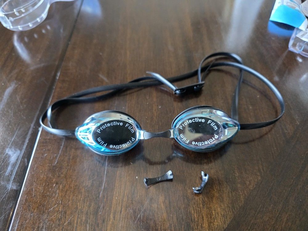 Black Swimming Goggles With A Case