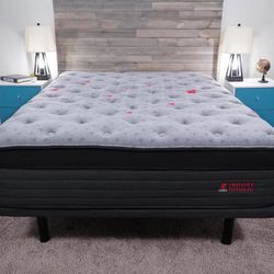 Zoma Boost, Queen, Like New, Perfect Condition