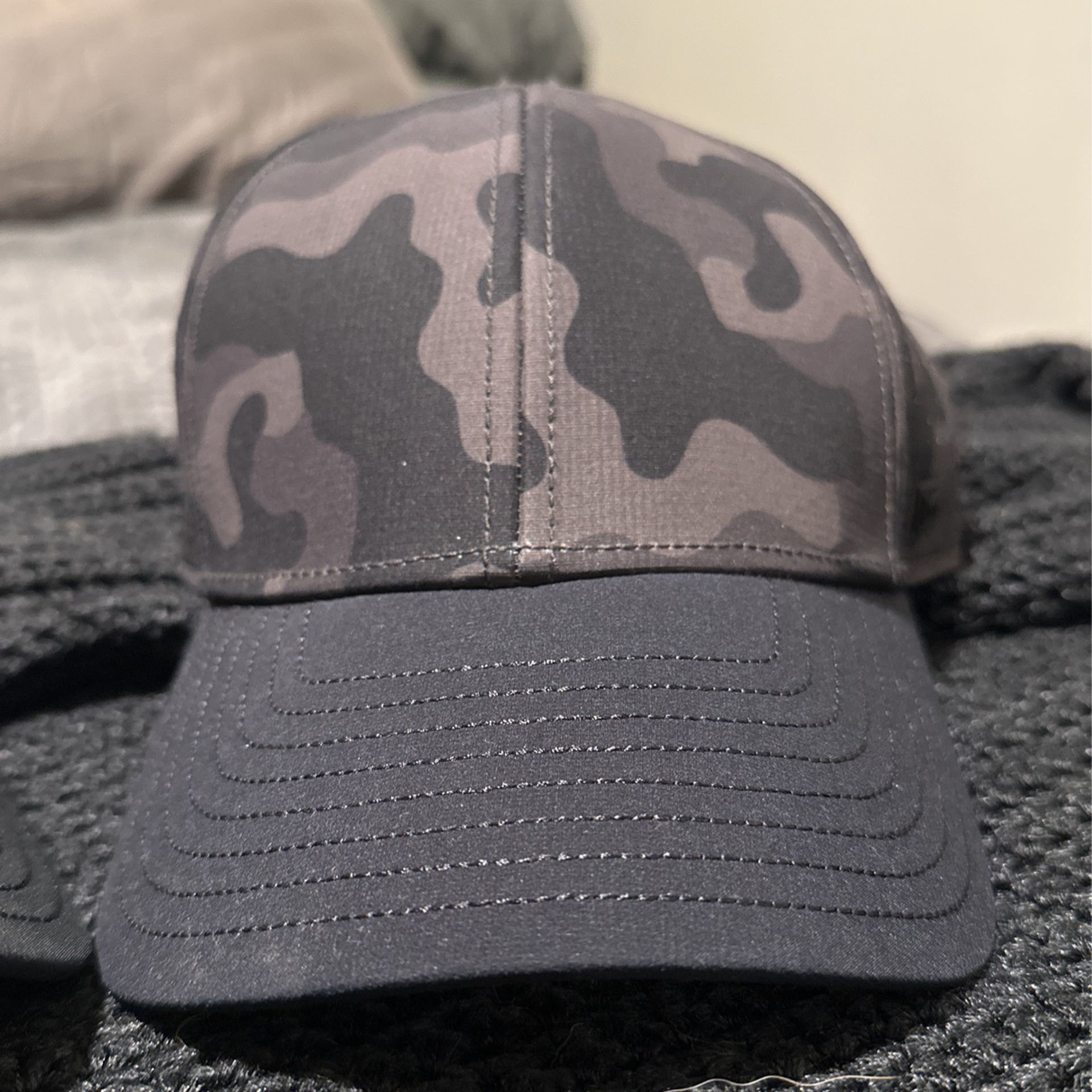 Men’s Black Camo Hat 