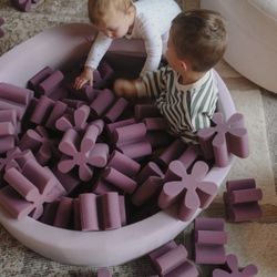 SMOL Foam Pit With Daisy Foam 