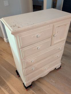 Bassett Chest of Drawers Dresser