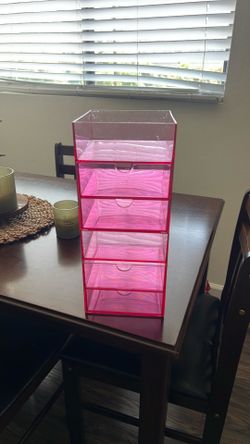 Small pink organizer