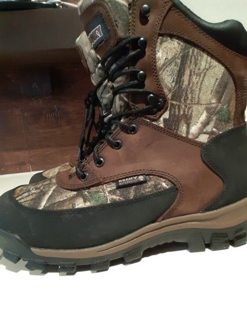 Botas rocky Men Waterproof Camo Size 10$60