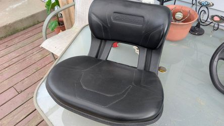 Cub cadet seat