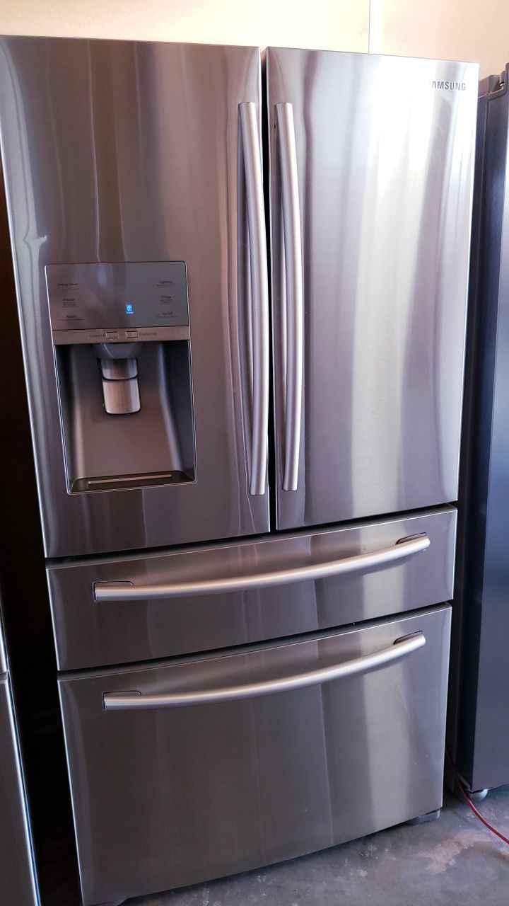 SAMSUNG 4_DOORS FRENCH STAINLESS STEEL FRIDGE ON GOOD CONDITIONS!!