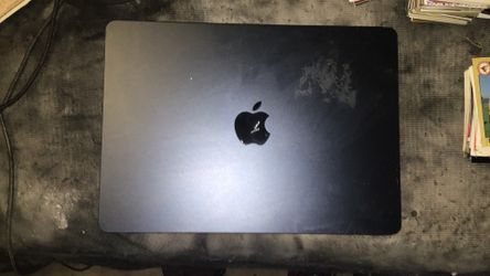 Apple MacBook Air M2 (2022) A2681 – 16GB RAM / 512GB SSD – Read Description Price: