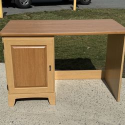 Nice Student Desk w/ Storage by Standard Furniture- VG Cond. - Marietta, Pa Pick Up