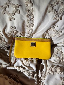 Dooney & Bourke wristlet
