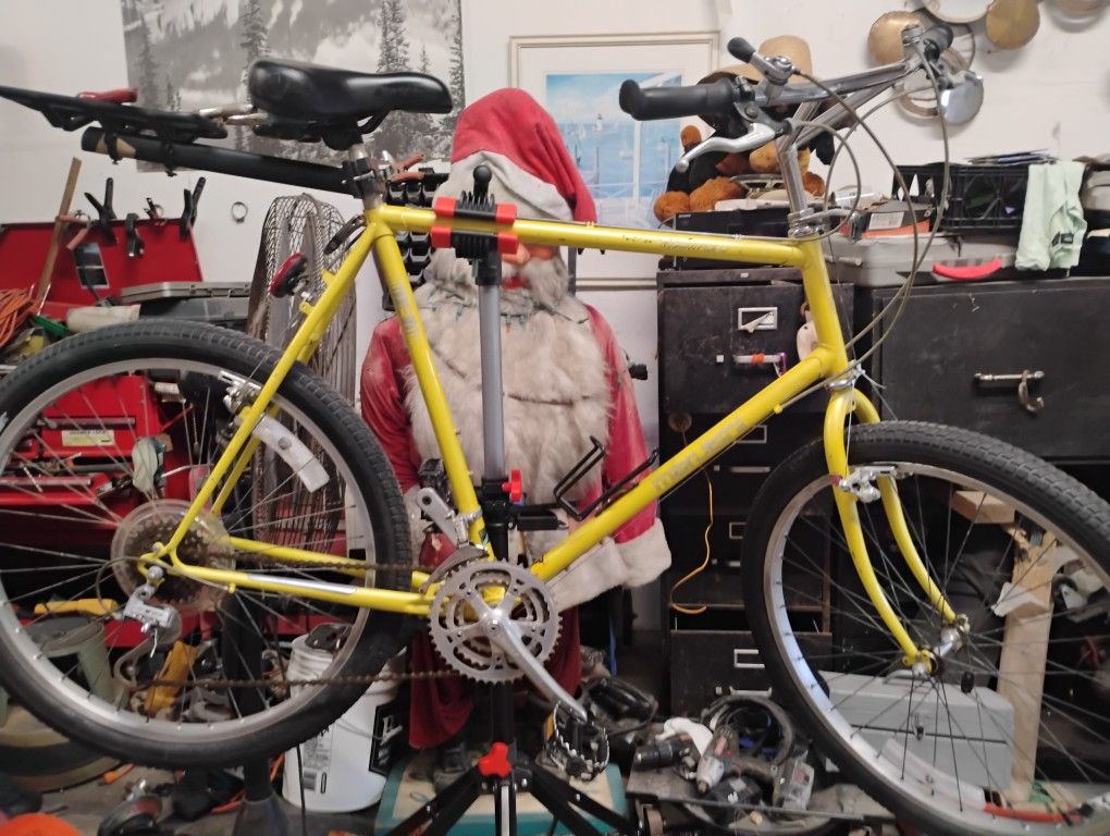 Vintage '80s Mountain Bike