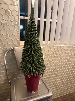GREEN FAUX TREE CONE TREE *FLAWED POT*