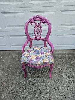 Beautiful vintage purple painted chair
