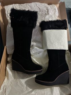 New Black Ugg boots