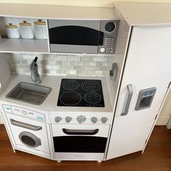 KidKraft Play Kitchen