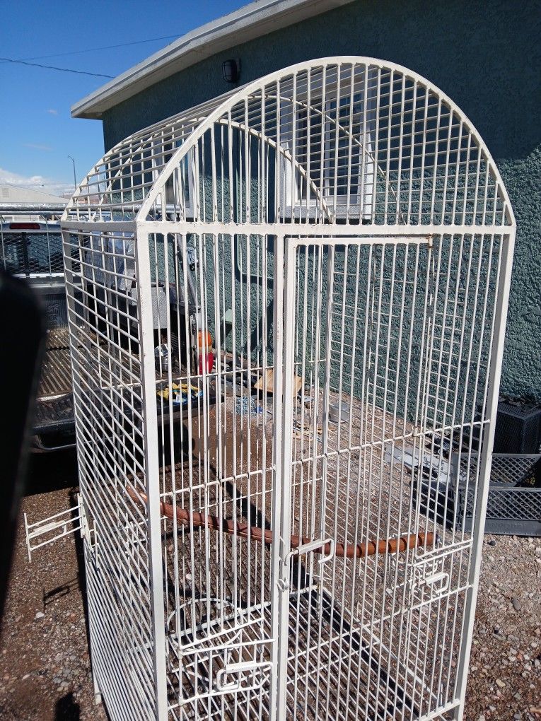 Large bird Cage - Trades Welcome 