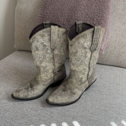 Rock In Country Boots